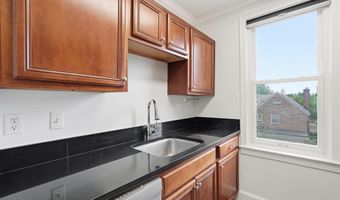 906 S WASHINGTON St S 307, Alexandria, VA 22314