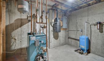 39 Briarwood Dr, Colchester, CT 06415