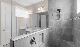 7526 PARADISO Dr, Apollo Beach, FL 33572