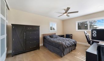1864 Laurel Rd, Oceanside, CA 92054