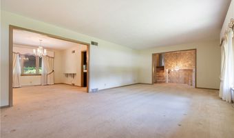 4741 Laburnum Dr, Akron, OH 44319
