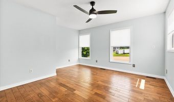 18 Woodland Hills Ct, Alton, IL 62002