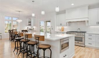 1007 28th St SW, Austin, MN 55912