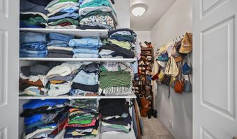 28 W Park Ave, Belford, NJ 07718