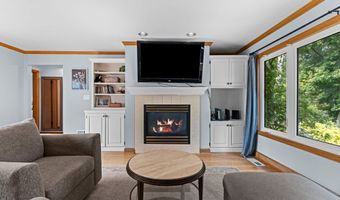 2323 PALISADES Dr, Appleton, WI 54915