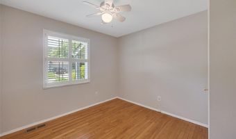 585 Golfwood Dr, Ballwin, MO 63021