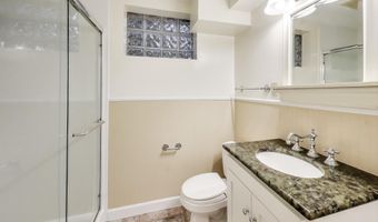 9326 W PARKHILL Dr W, Bethesda, MD 20814