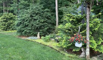 32 Peacock Brook Ln, Amherst, NH 03031