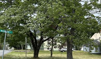 51 Broadway St, Baileyville, ME 04694
