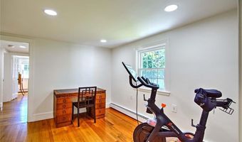 29 Melrose Ave, Barrington, RI 02806