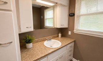 406 S Wells Ave, Altamont, KS 67330