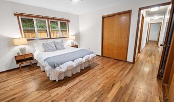 410 Pleasant Ave, Astoria, OR 97103