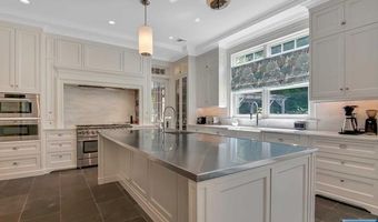 393 Anderson Ave, Alpine, NJ 07620