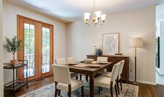 501 Clayworth Dr, Ballwin, MO 63011