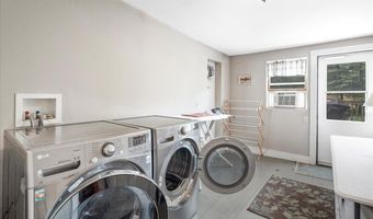 5 Greenhouse Ln, Bradford, NH 03221