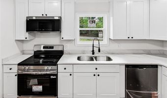104 Oakhurst Dr, Asheboro, NC 27205