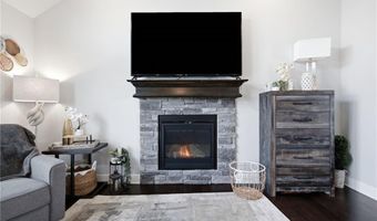 16029 Craig St, Basehor, KS 66007