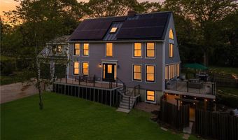 40 Charlotte Ave, North Kingstown, RI 02874