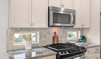 2530 Bay St, Charlotte, NC 28205