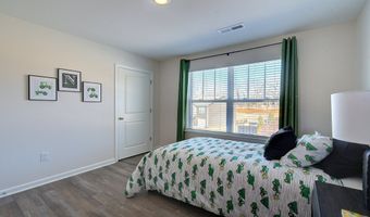 4 Virginia Commons Dr, Arden, NC 28704