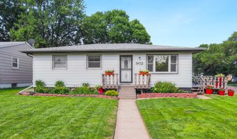 902 S 17th St, Aberdeen, SD 57401