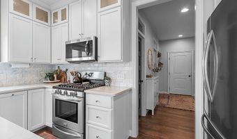 2066 W HERON Ln, Appleton, WI 54913