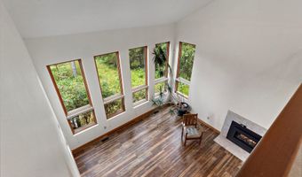 4690 Southpark Bluff Dr, Anchorage, AK 99516