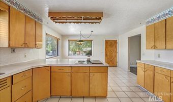 560 Oakley Ave, Burley, ID 83318