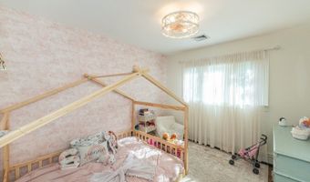 18 Evergreen Dr, Bayonne, NJ 07035