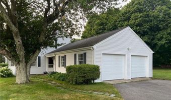 9 South Dr, Middletown, RI 02842