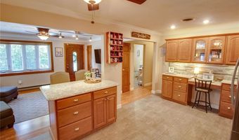 2421 Woodcrest Dr, Alton, IL 62002