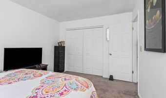 137 Point Of Woods Dr, Albany, NY 12203
