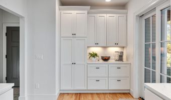 451 Appletree Point Rd, Burlington, VT 05408