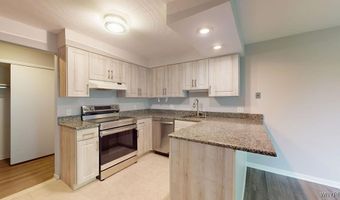 5 Southcreek Ct C, Amherst, NY 14051
