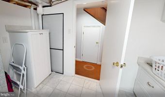 2518 S WALTER REED Dr #A, Arlington, VA 22206