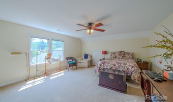 8 Creekside Way, Asheville, NC 28804