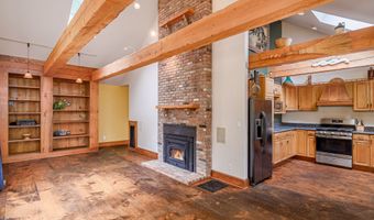 4 Spruce Mountain Trl, Danbury, CT 06810