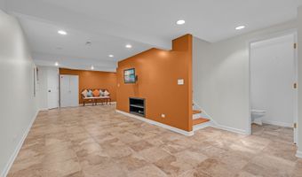 2324 Tracy Ln, Algonquin, IL 60102