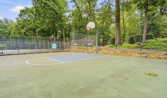 8318 TOBIN Rd 31, Annandale, VA 22003