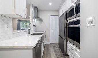 615 Broadway 63, Amityville, NY 11701