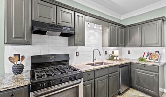 516 TREYMOOR LAKE Cir, Alabaster, AL 35007
