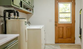 303 N Hudson Ave, Aurora, MO 65605