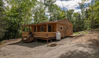 8 Magnolia Ln, Starks, ME 04911