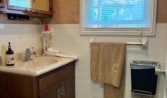 1412 S Carnation, Aurora, MO 65605