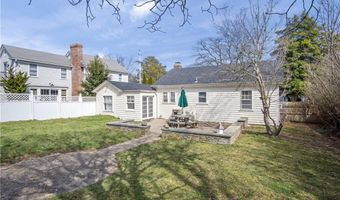 84 Third St, Newport, RI 02840