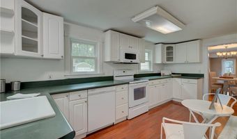 16 Evergreen St, Barrington, RI 02806