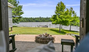 722 Lakeshore Dr, Autaugaville, AL 36003