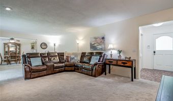 2105 N Alexander Ln, Bethany, OK 73008