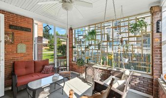 513 S Wayne St, Angola, IN 46703