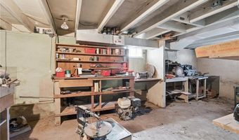 4306 F St, Amana, IA 52203